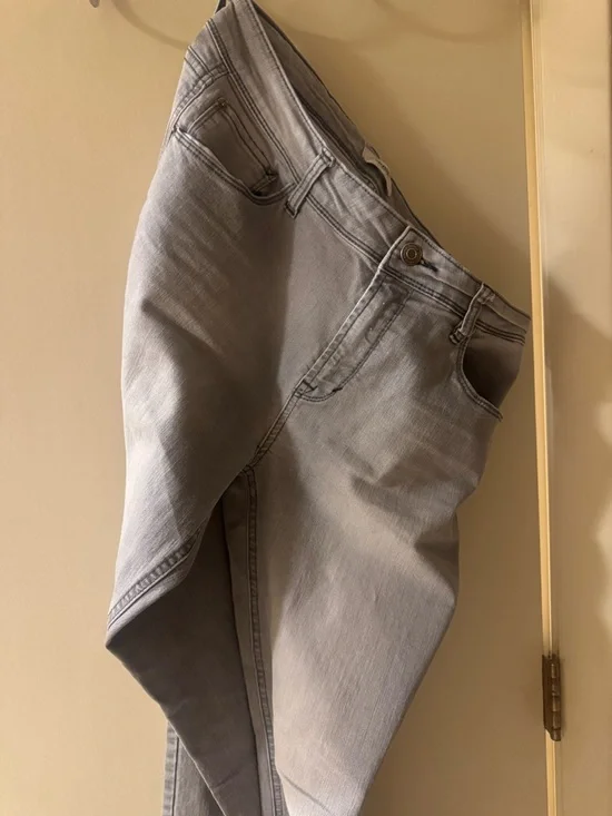 Kensie Women's Skinny Jeans - Light Gray - Picture 2 of 4